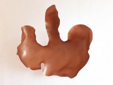 Détour brun - PVC thermoformé et peinture, 75x60x17cm, 2012