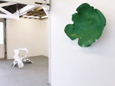 Détour vert - PVC thermoformé et peinture, 120x90x20cm, 2012