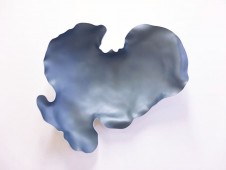 Détour bleu - PVC thermoformé et peinture, 85x65x20cm, 2012 - Collection privée
